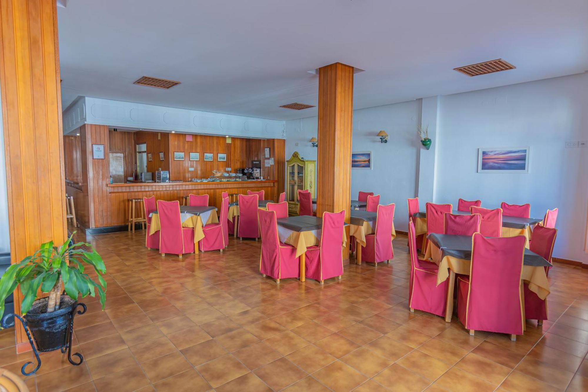 Hotel Tres Jotas Conil 2*