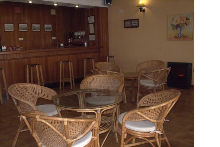Tres Jotas Conil Hotel 2*
