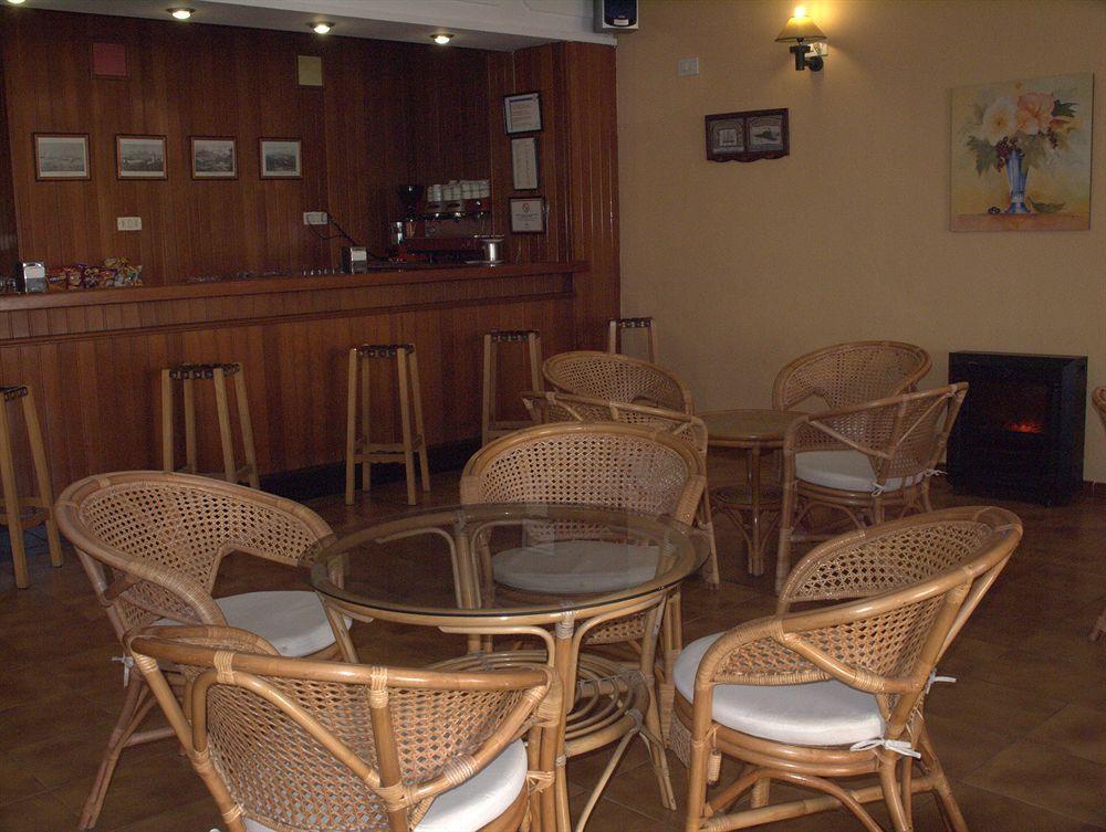 Tres Jotas Conil Hotel 2*