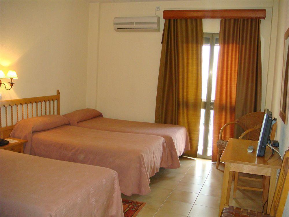 Tres Jotas Conil Hotel Conil De La Frontera