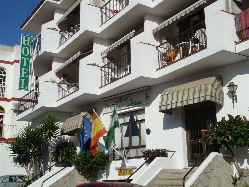 Tres Jotas Conil Hotel 2*