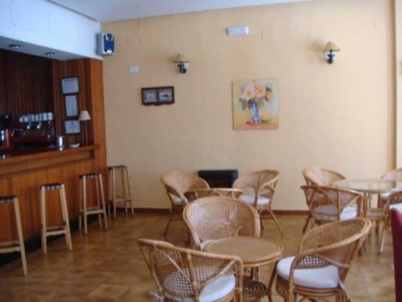 Hotel Tres Jotas Conil 2*